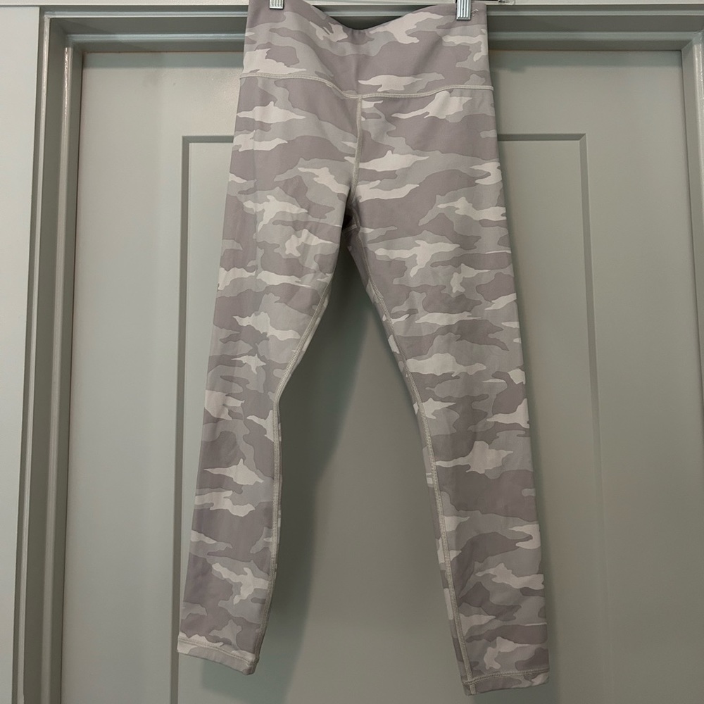 Athleta - Elation 7/8 Tight size small